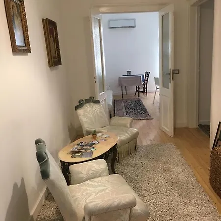 Domus Gaetani לינה וארוחת בוקר