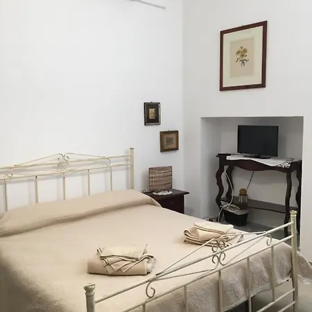 Domus Gaetani לינה וארוחת בוקר