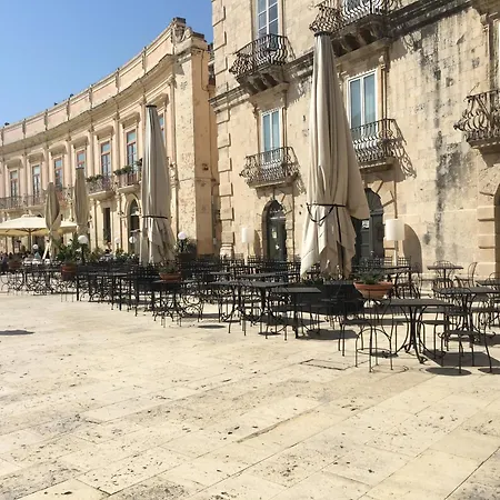 Bed & Breakfast Domus Gaetani 3*